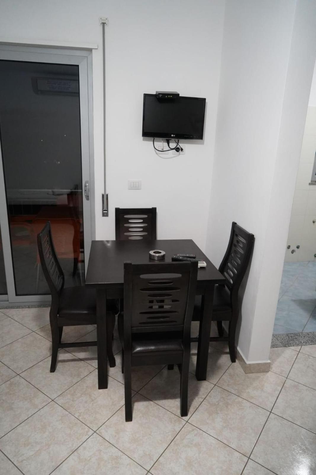 Hotel Restaurant Globi Velipojë Екстериор снимка