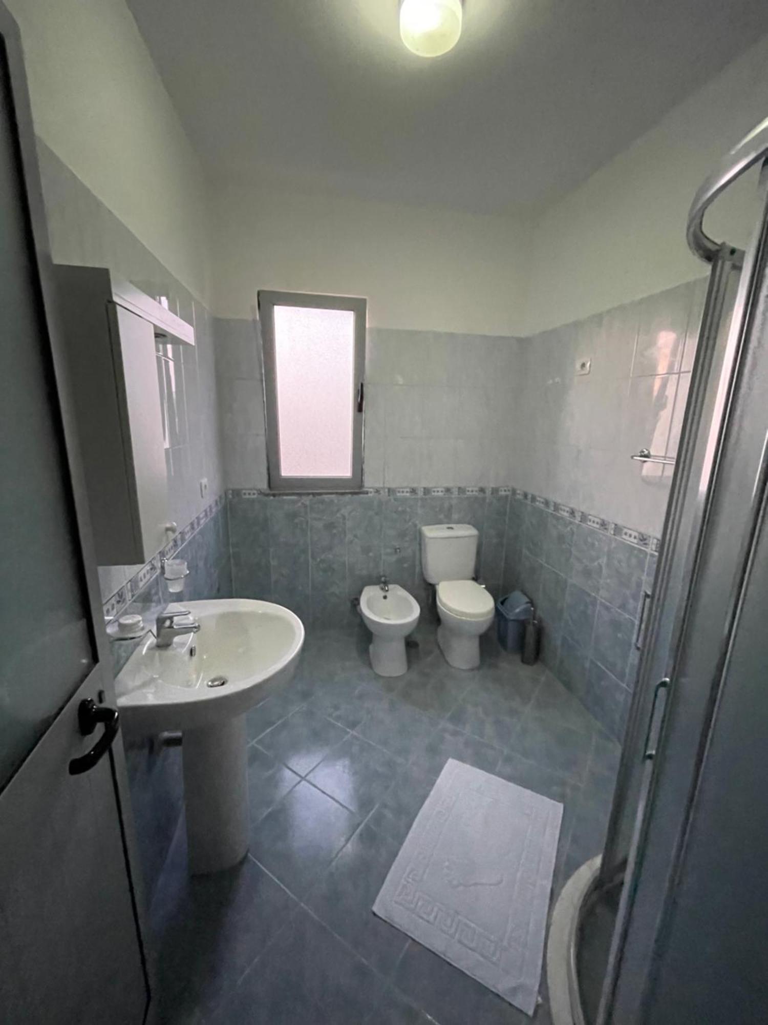 Hotel Restaurant Globi Velipojë Екстериор снимка