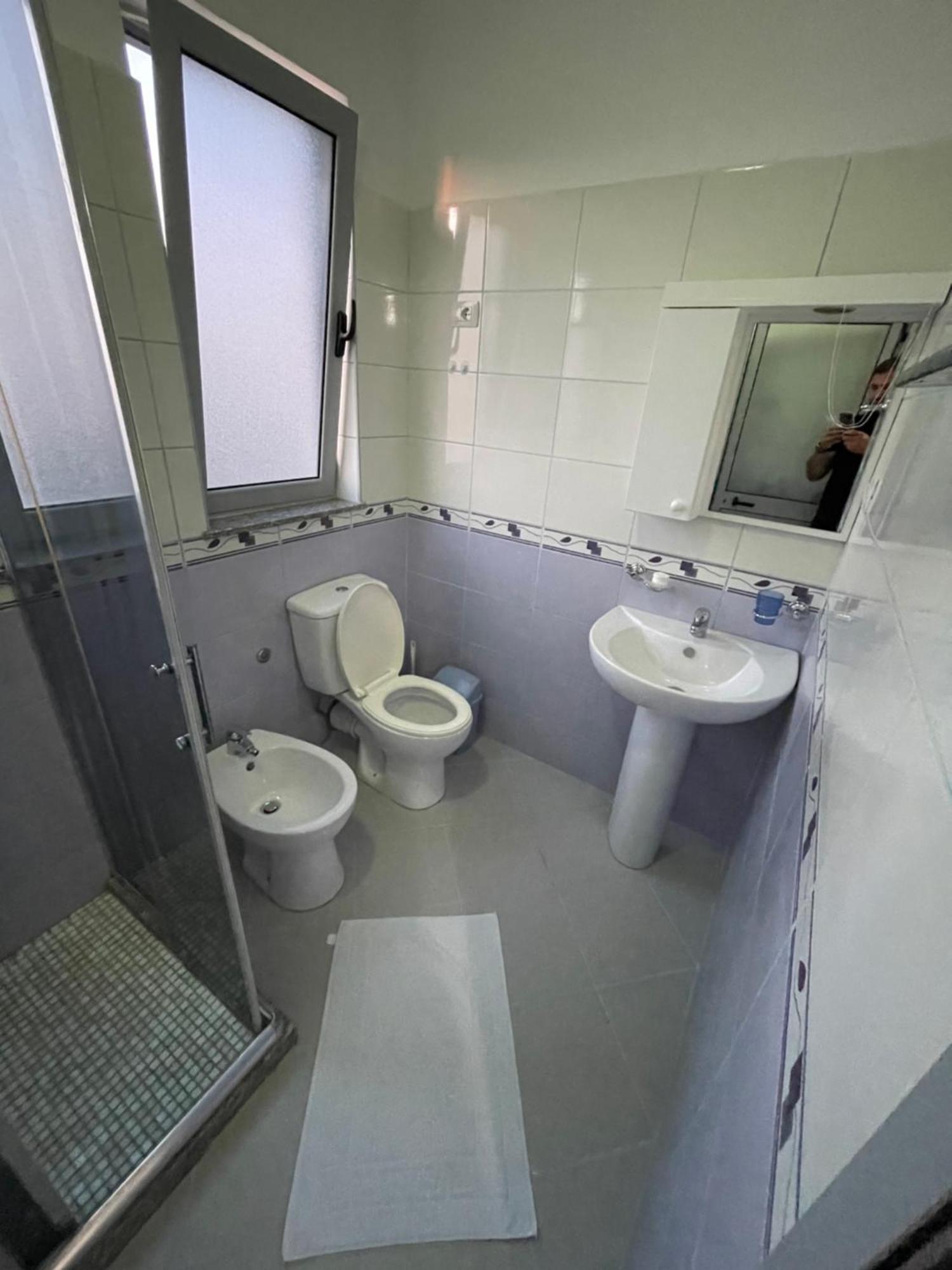 Hotel Restaurant Globi Velipojë Екстериор снимка