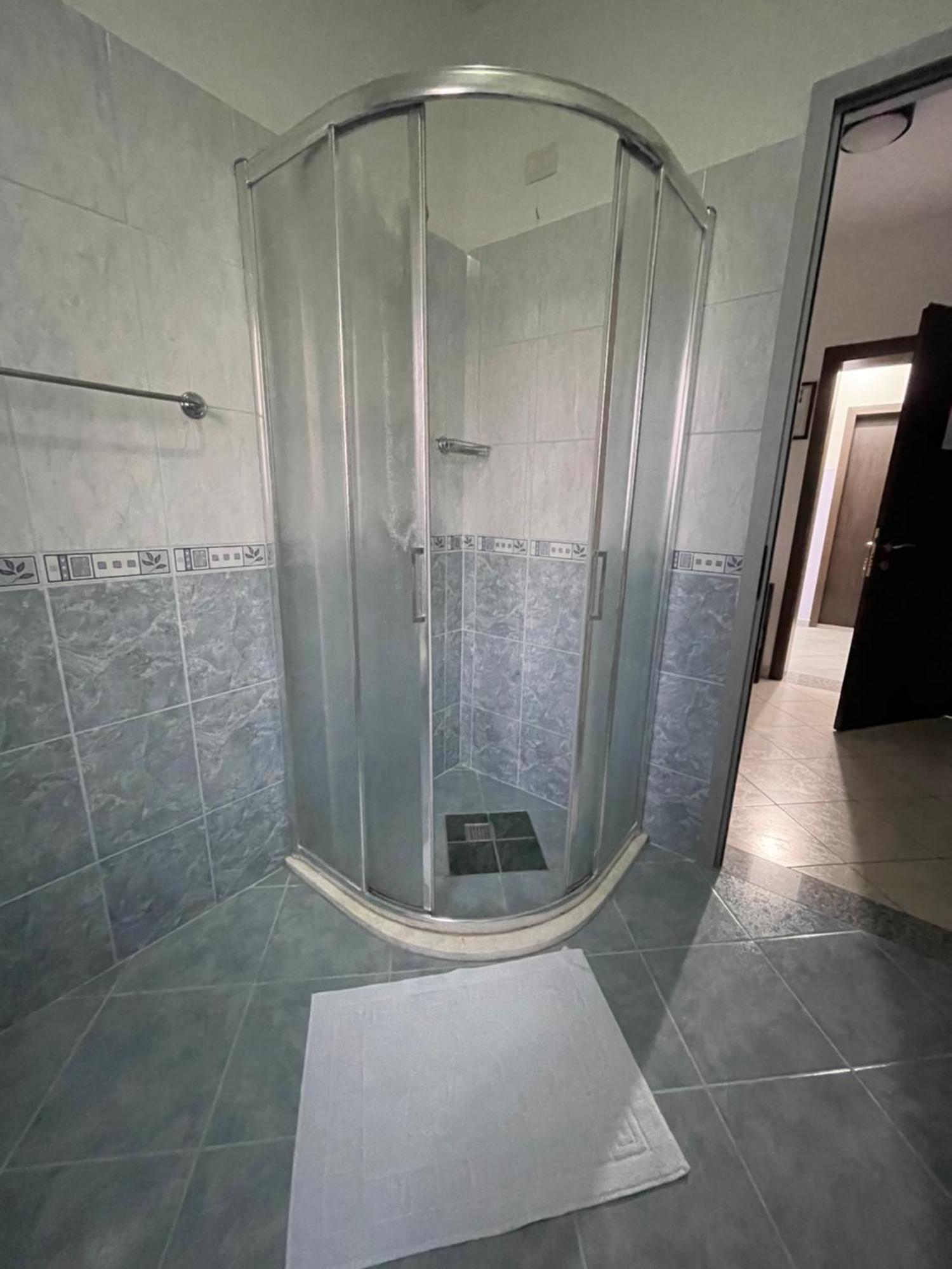Hotel Restaurant Globi Velipojë Екстериор снимка