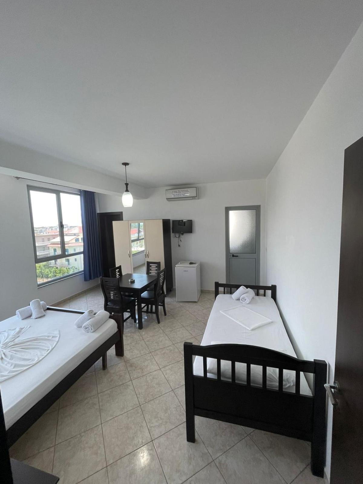 Hotel Restaurant Globi Velipojë Екстериор снимка