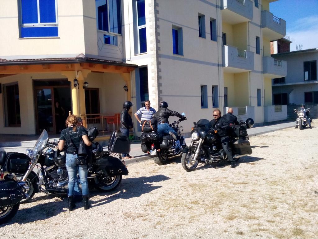 Hotel Restaurant Globi Velipojë Екстериор снимка