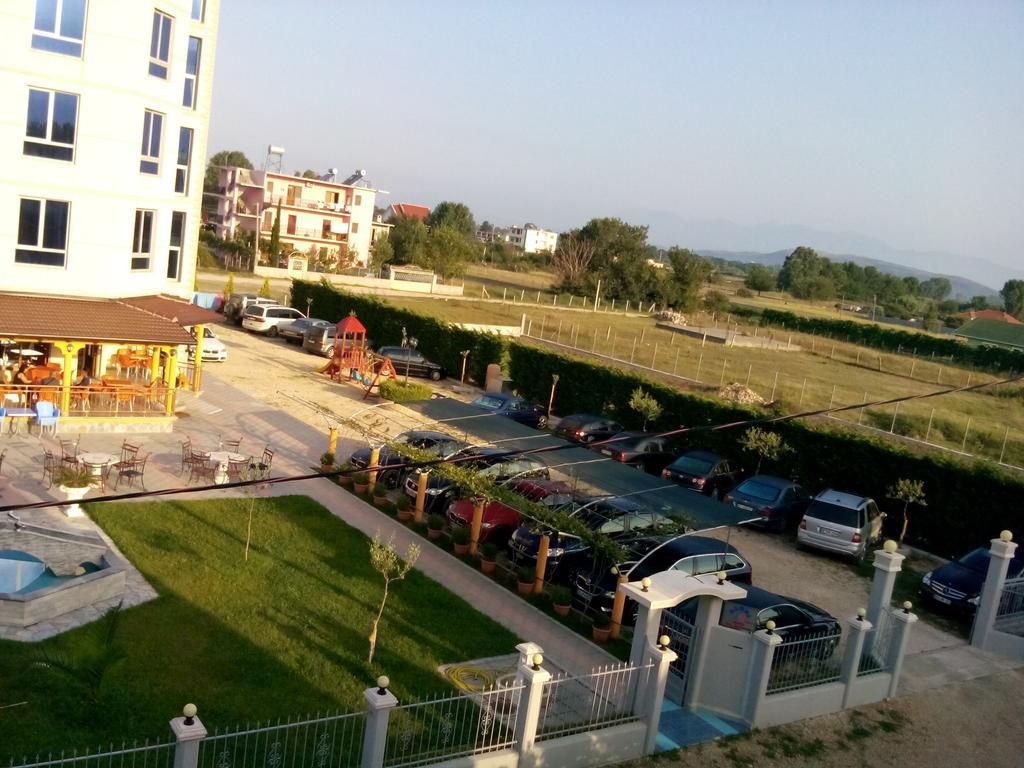 Hotel Restaurant Globi Velipojë Екстериор снимка