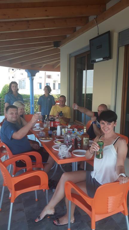 Hotel Restaurant Globi Velipojë Екстериор снимка