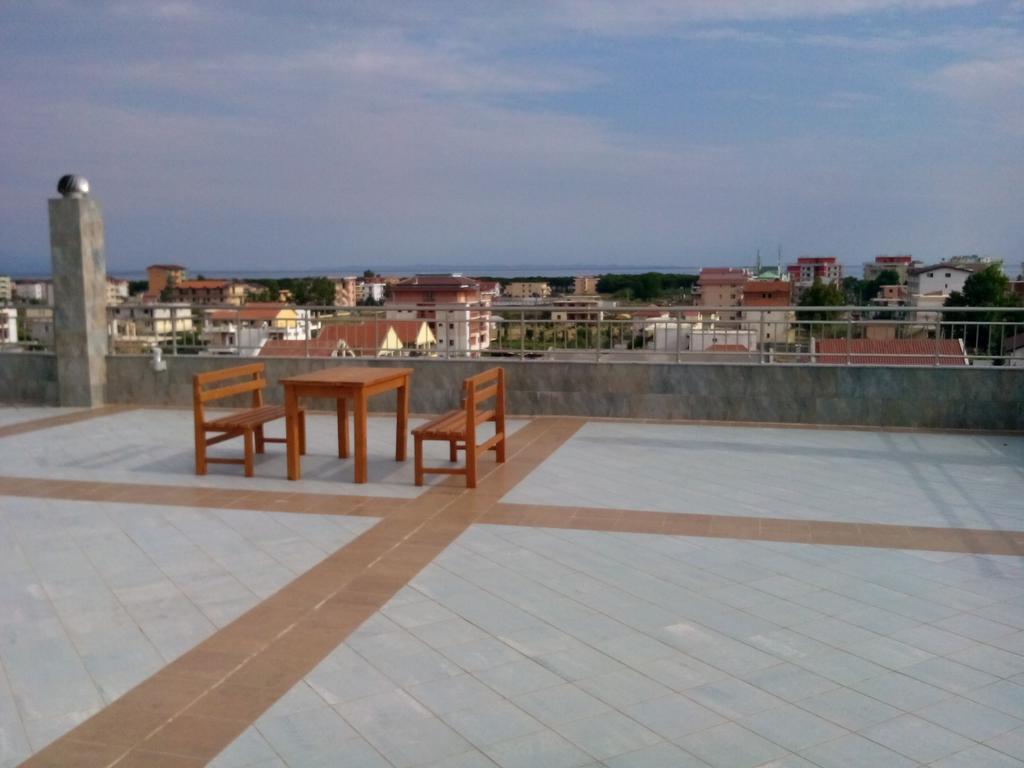 Hotel Restaurant Globi Velipojë Екстериор снимка